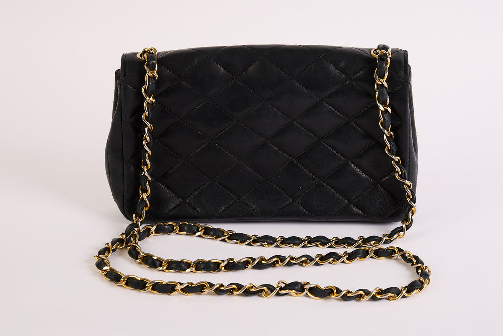 CHANEL 1994 Black Quilted Lambskin Vintage XL Small Classic Single Flap Taske